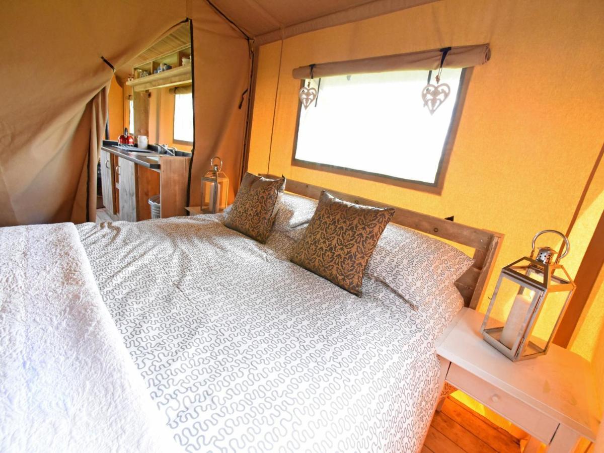 Carr's Hill Luxury Safari Tents Denny Exteriör bild